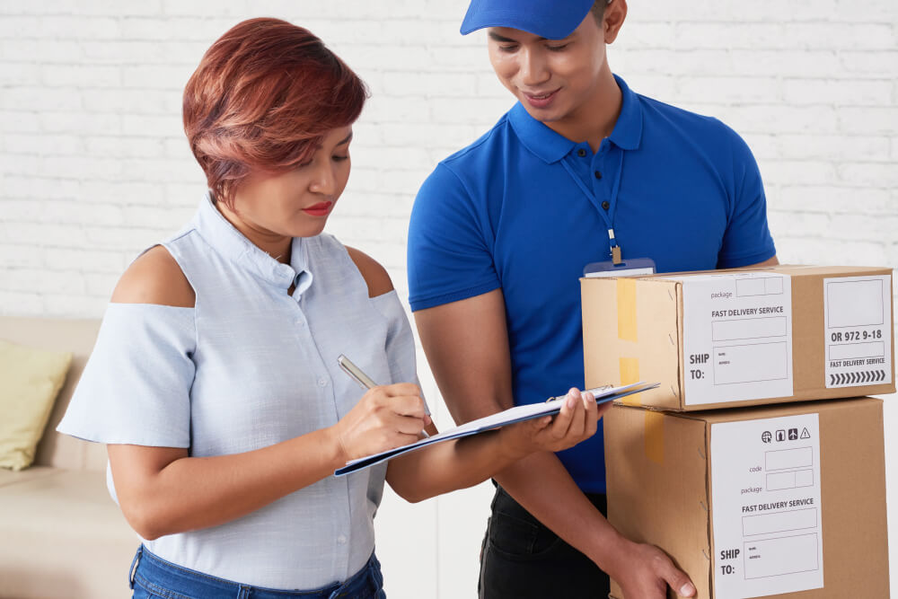 Customs Regulations for International Moving from Oman Explained